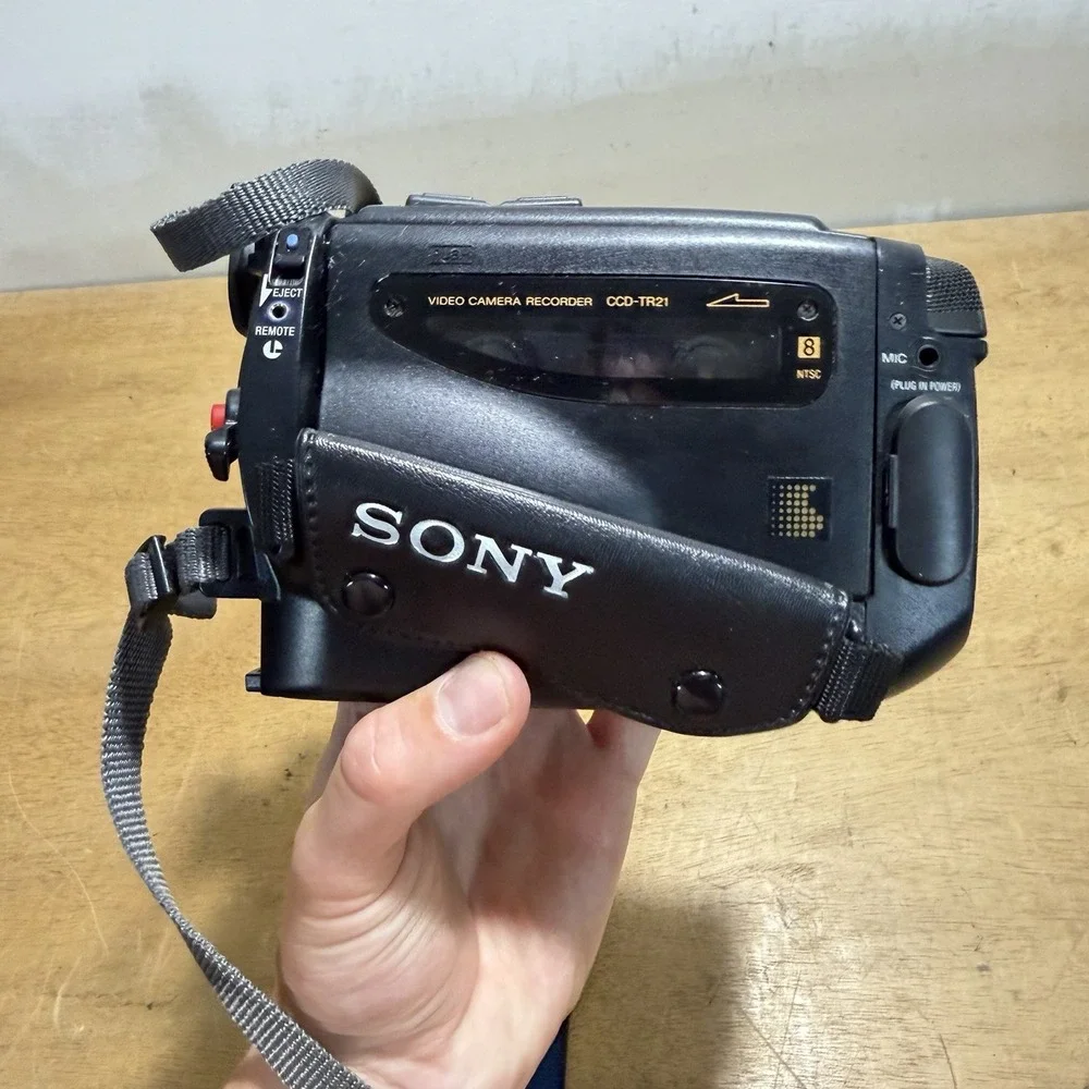 Sony CCD-TR21 Video8 Handycam Camcorder 10x Zoom Video Camera Y2K Black